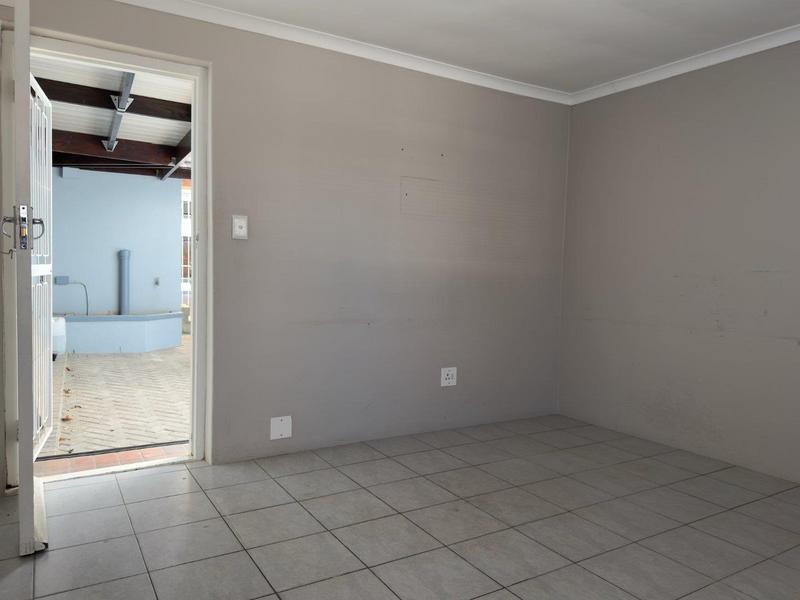 To Let commercial Property for Rent in Wynberg Western Cape